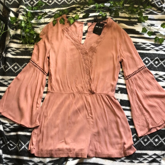 Forever 21 long sleeve romper - Picture 2 of 7